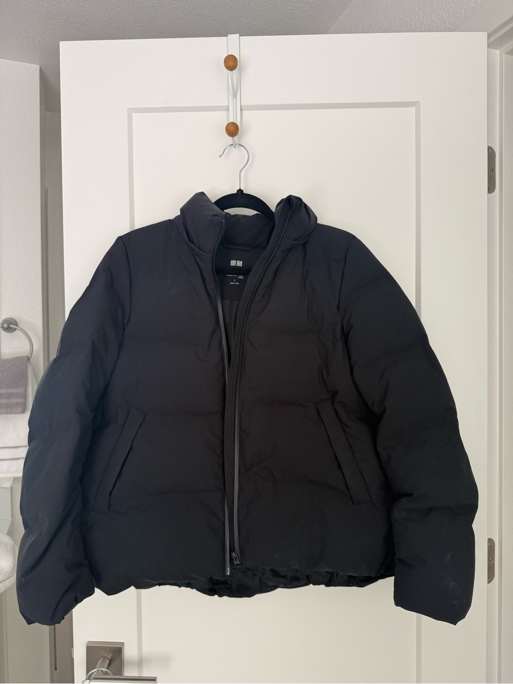 Uniqlo Women’s Black Puffer Jacket (no hood)